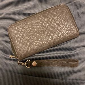 Thirty one grey wallet